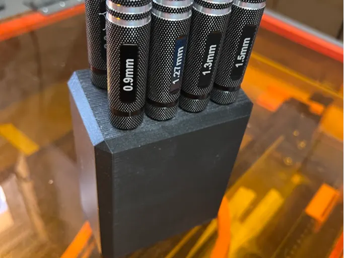 Simple Weighted Stand for Hex Screwdriver Set,