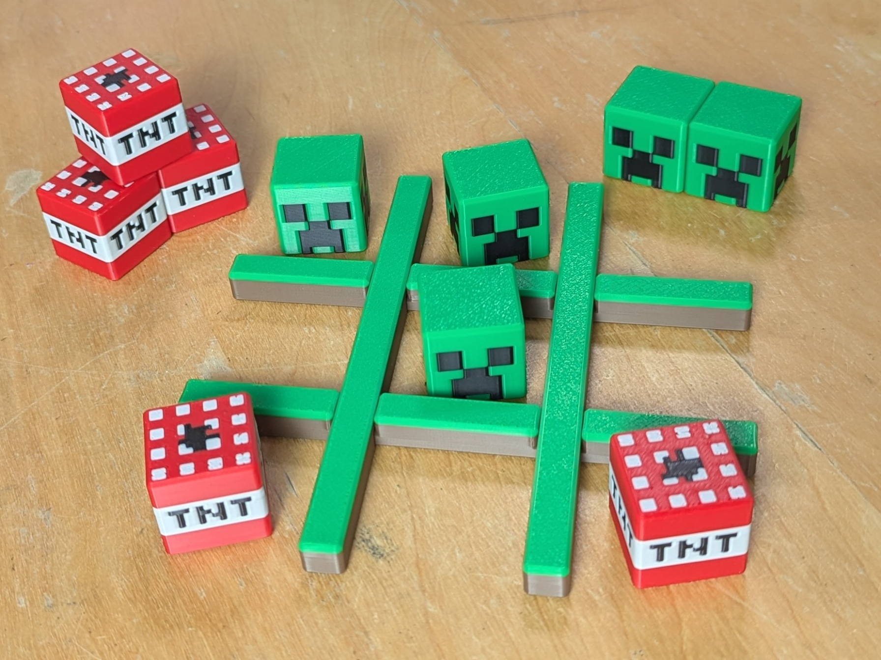Minecraft Creeper vs TNT Tic Tac Toe