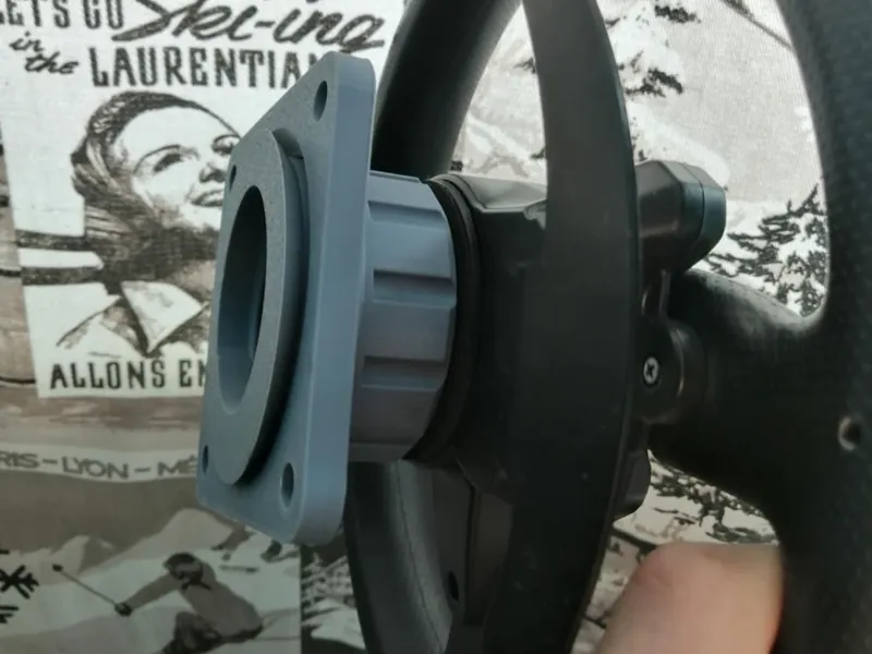 ThrustMaster T300RS steering wheel hanger