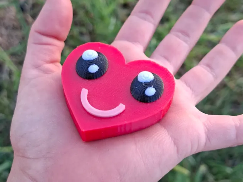 Cute heart with a face – by a 7yo!