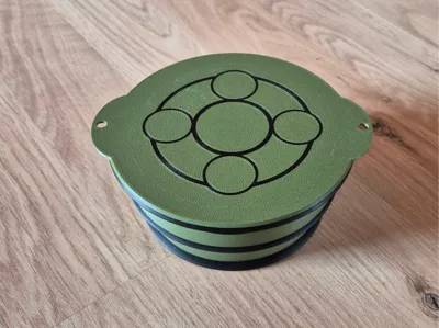 Storage box with lid and TPU base.