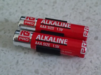Minimal AAA battery clip