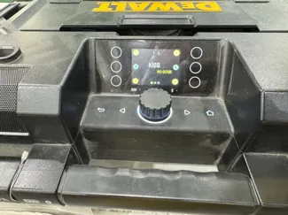 Dewalt radio Button (Dewalt rádio tlačítko)