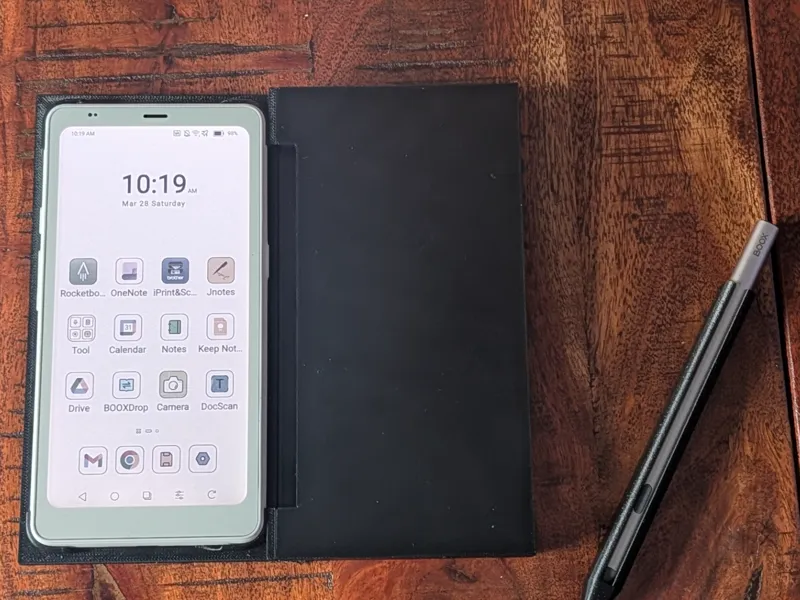 BOOX PALMA 2 PRO WRITING PAD WITH PEN HOLDER