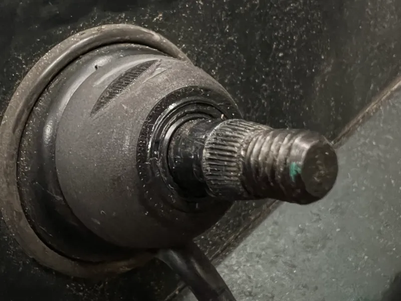 Rear wiper motor shaft saver