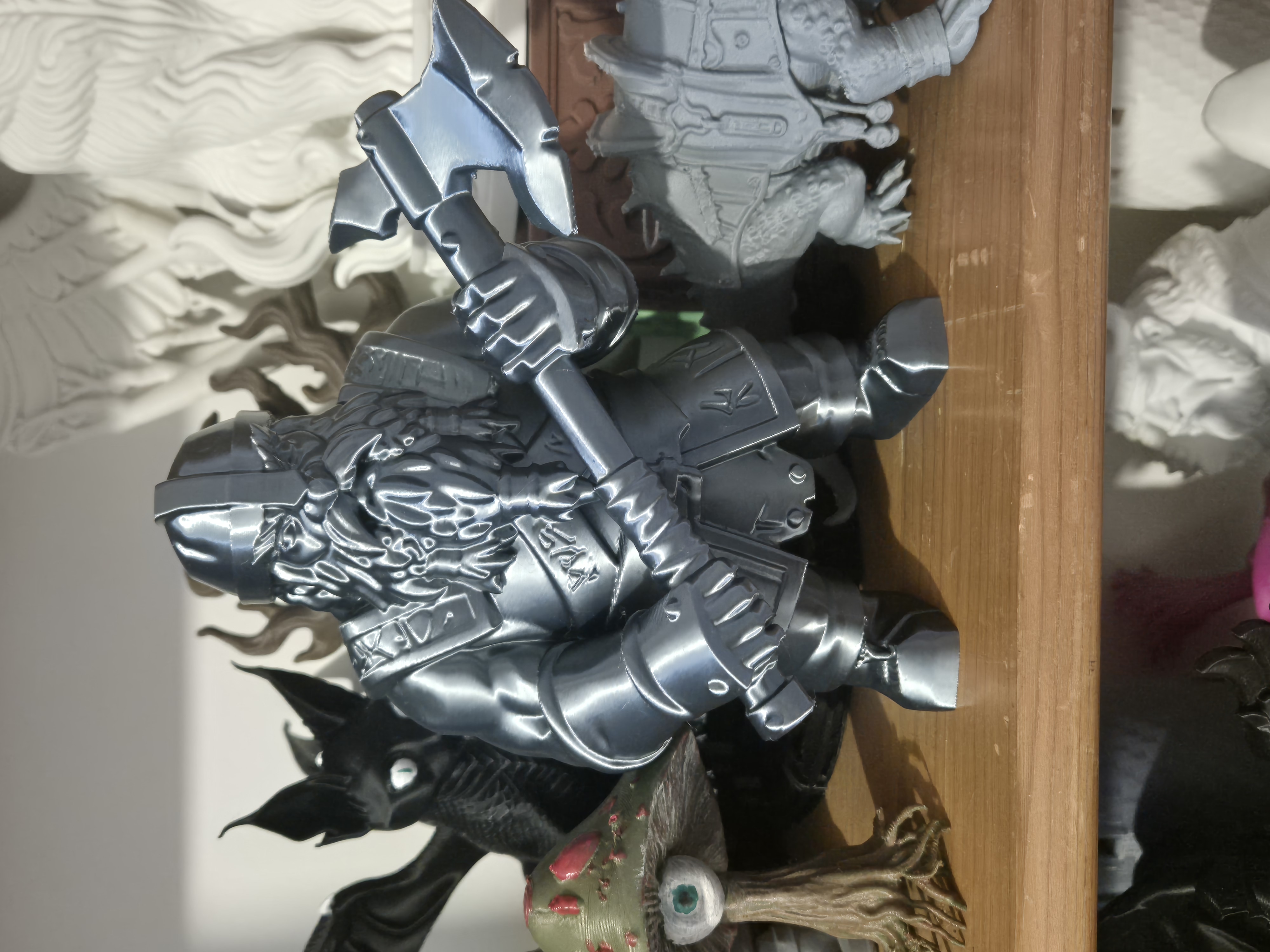 Miniatura 2 do modelo 3D Dwarf with axe