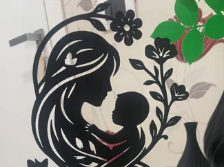Mamma e bimbo floreale (Motherhood Flower Art)