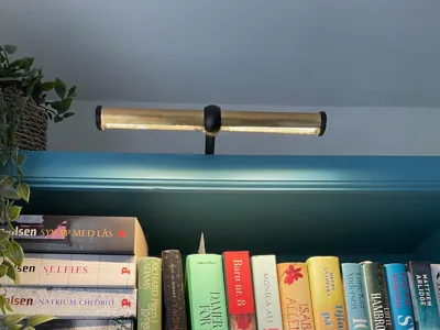 Gallery lamp
