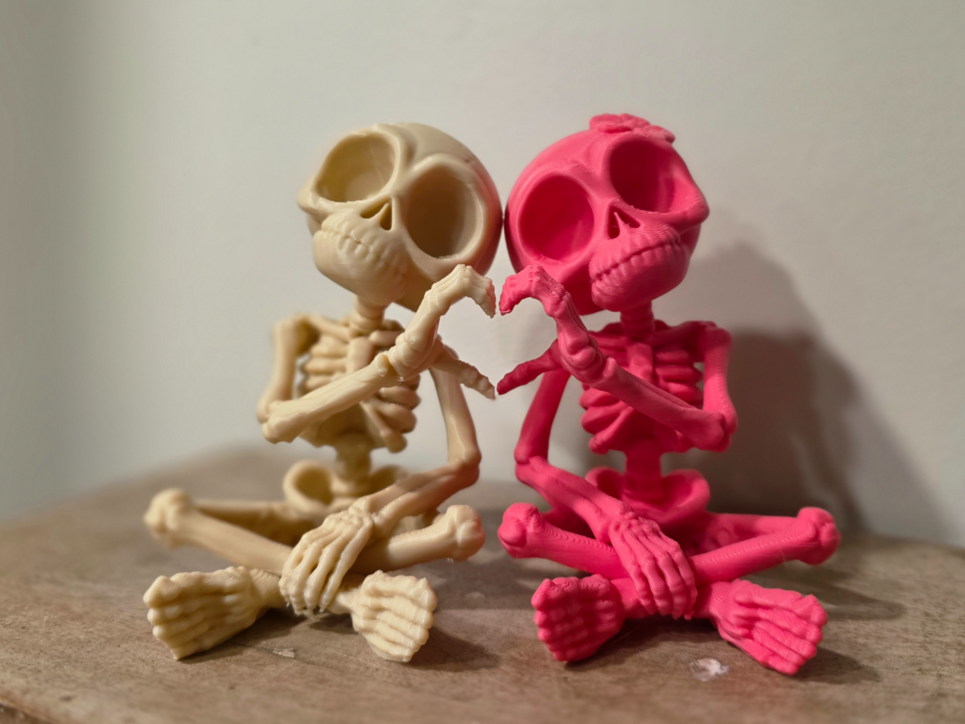 "Chill" Skeletons - Sitting Heart Hands - 1