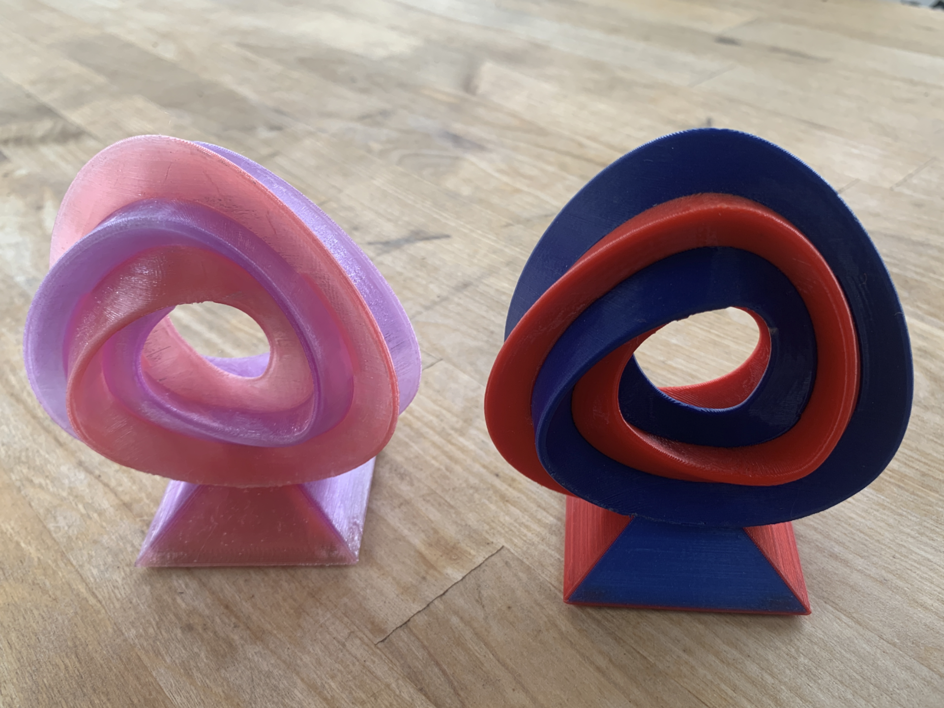 Dual 3-1 Umbilic Toroid 2-color w/ Magnetic Stand