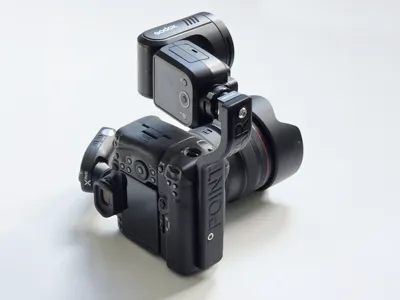 Canon R5+BG & Godox V100C Portrait Flash Bracket