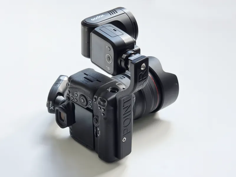 Canon R5+BG & Godox V100C Portrait Flash Bracket