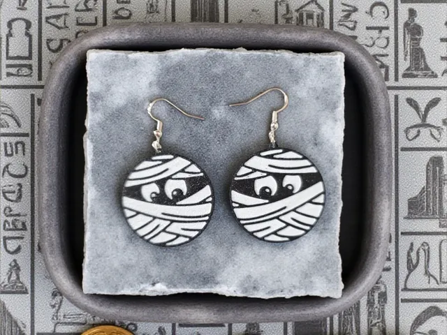 Mummy in the round earrings
