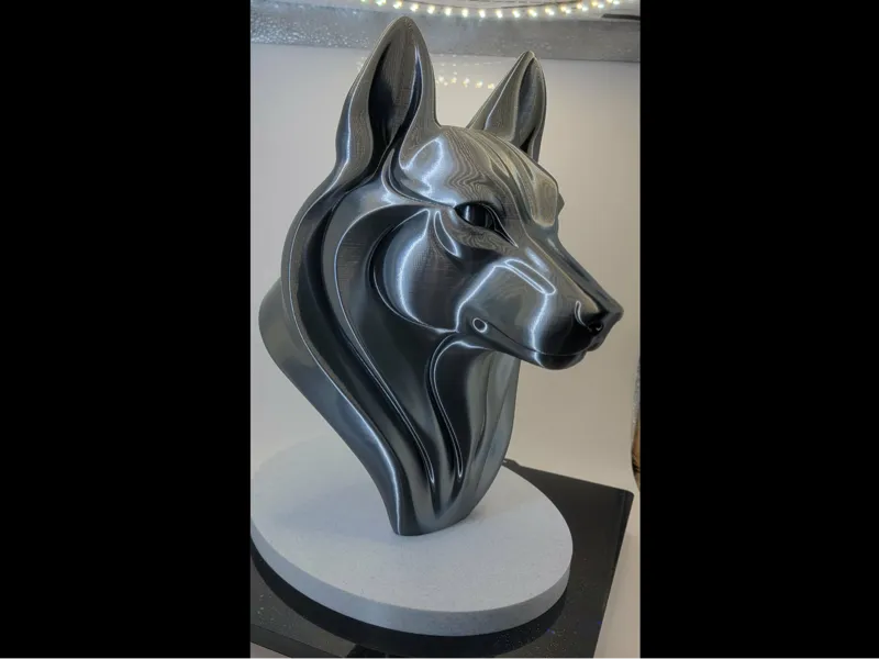 SLEEK WOLF BUST
