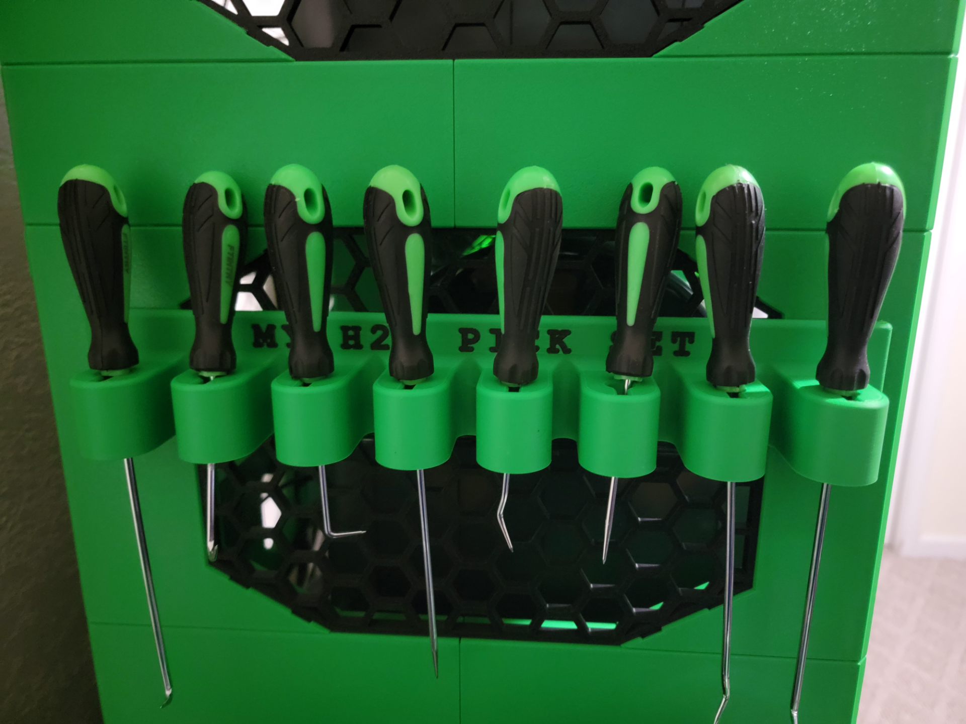 Honeycomb Pick Set Hanger