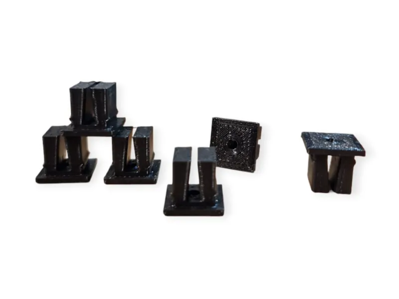 Fiat 126p tiltable window fastener