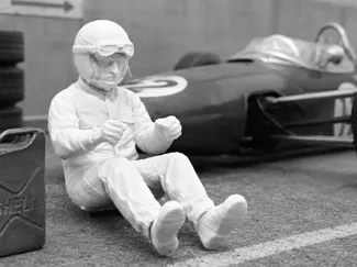 Figurine 1/43 pilote F1 années 60 (sans visière)