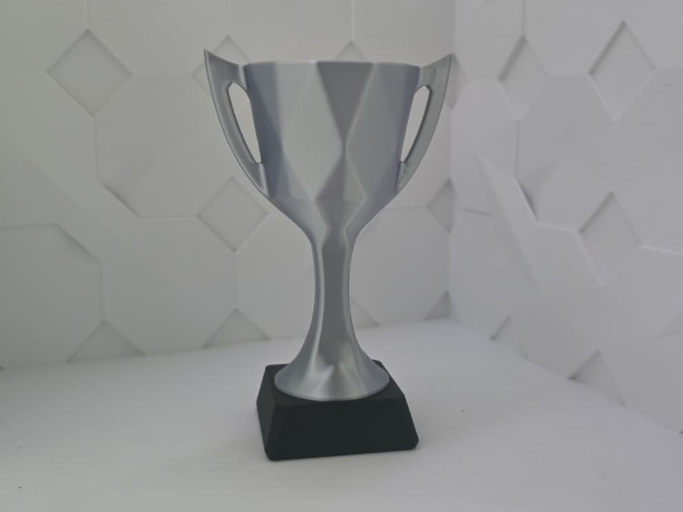 Polygon Pokal – Moderner Gewinner Award