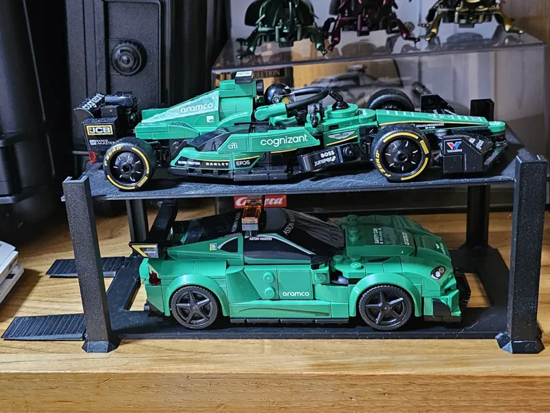 L3GO miniature car shop elevator 