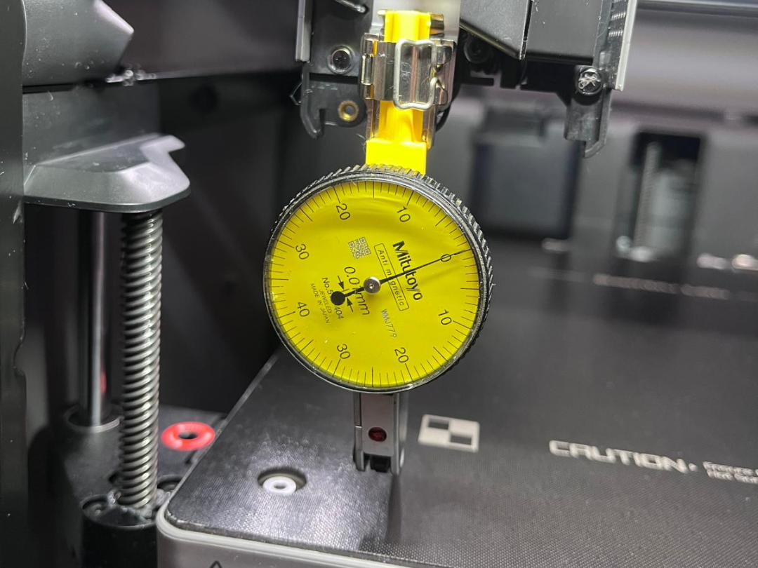 Support Comparateur – Calibration Précise Plateau