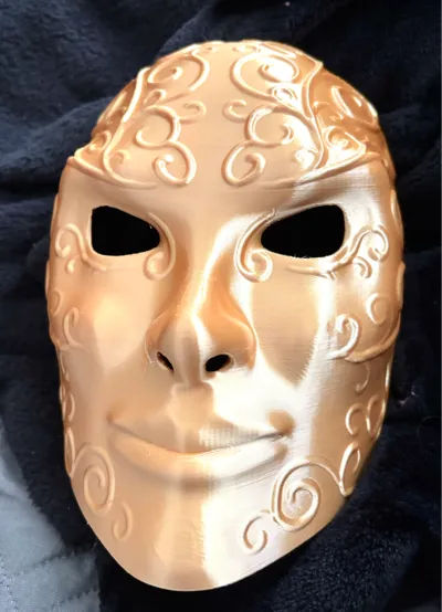 Swirly mask