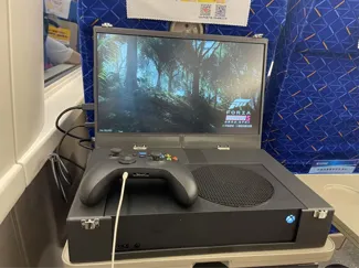 15.6寸xbox便携屏一体机 某g品牌平替