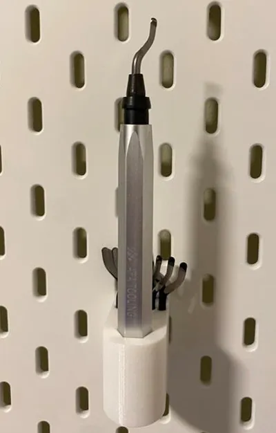 Deburring tool holder for IKEA Skadis