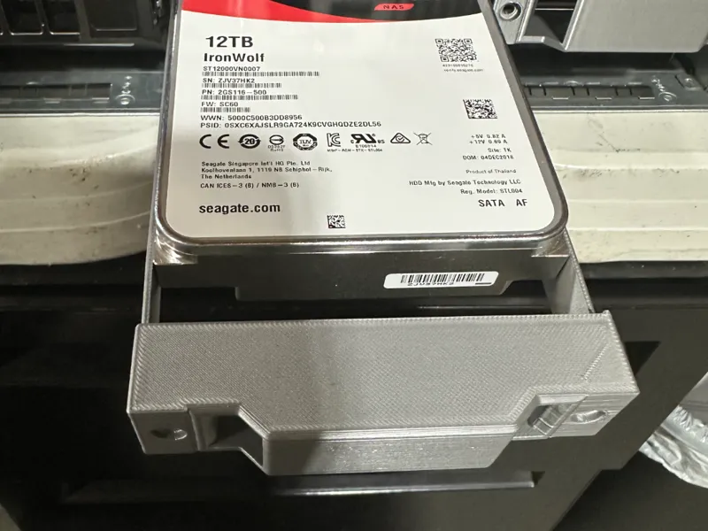 3.5 Tray Caddy for R730