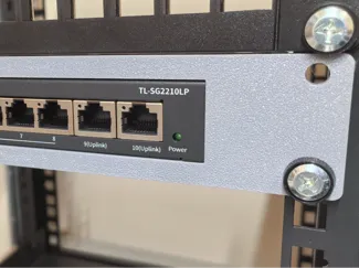 10' server rack 1U for TP-LINK TL-SG2210LP switch