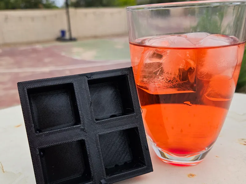 Ice cube maker (customizable!)