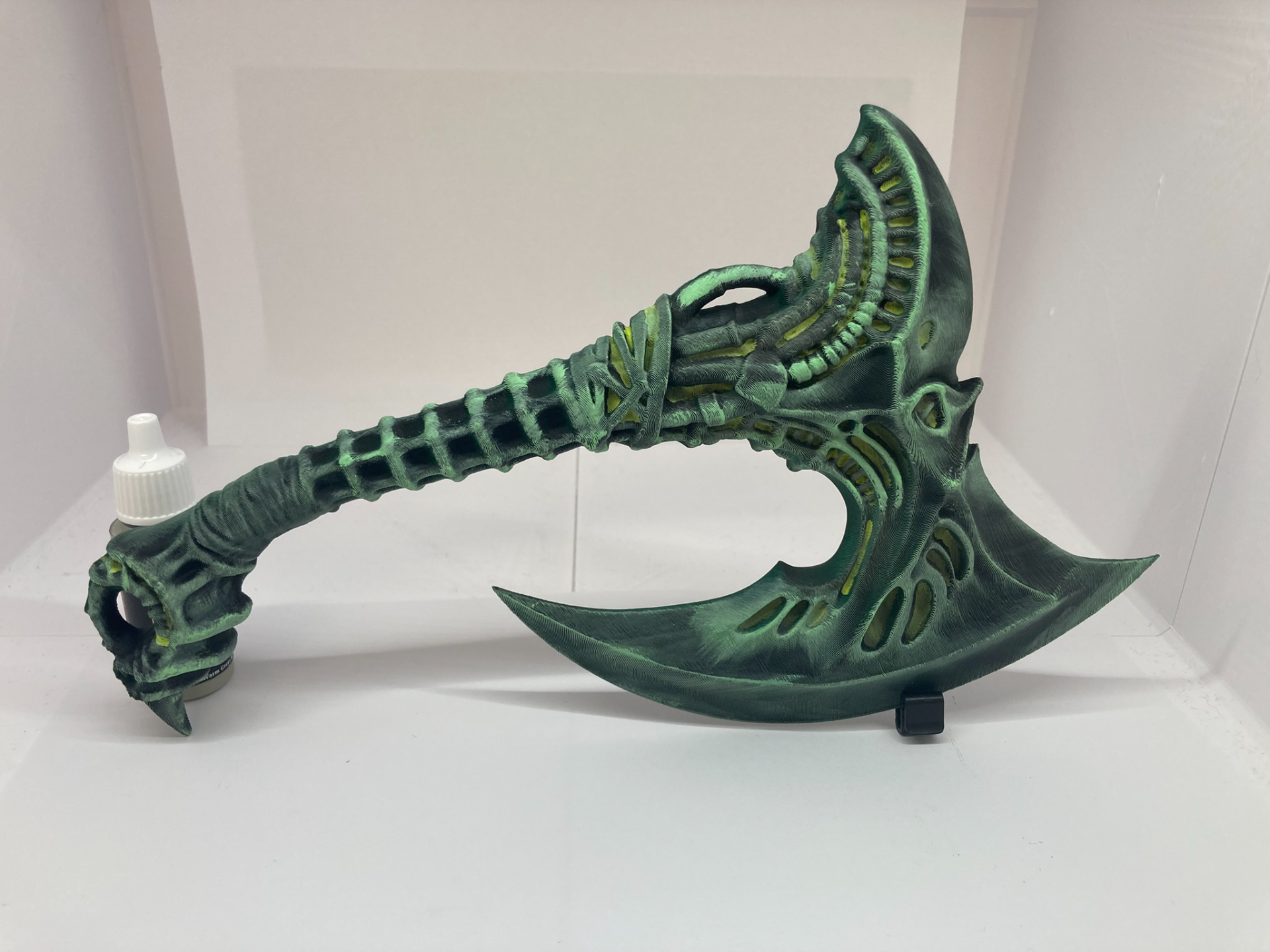 Alien-Axt – Futuristische Bio-Mech Kriegsaxt
