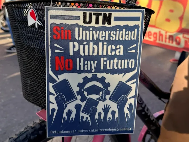Pancarta "Sin Universidad Pública No Hay Futuro"