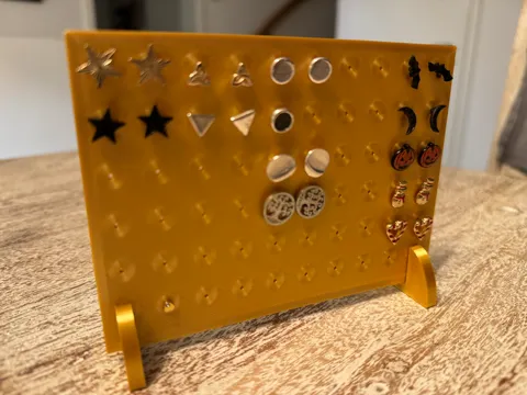 stud earrings holder view 2