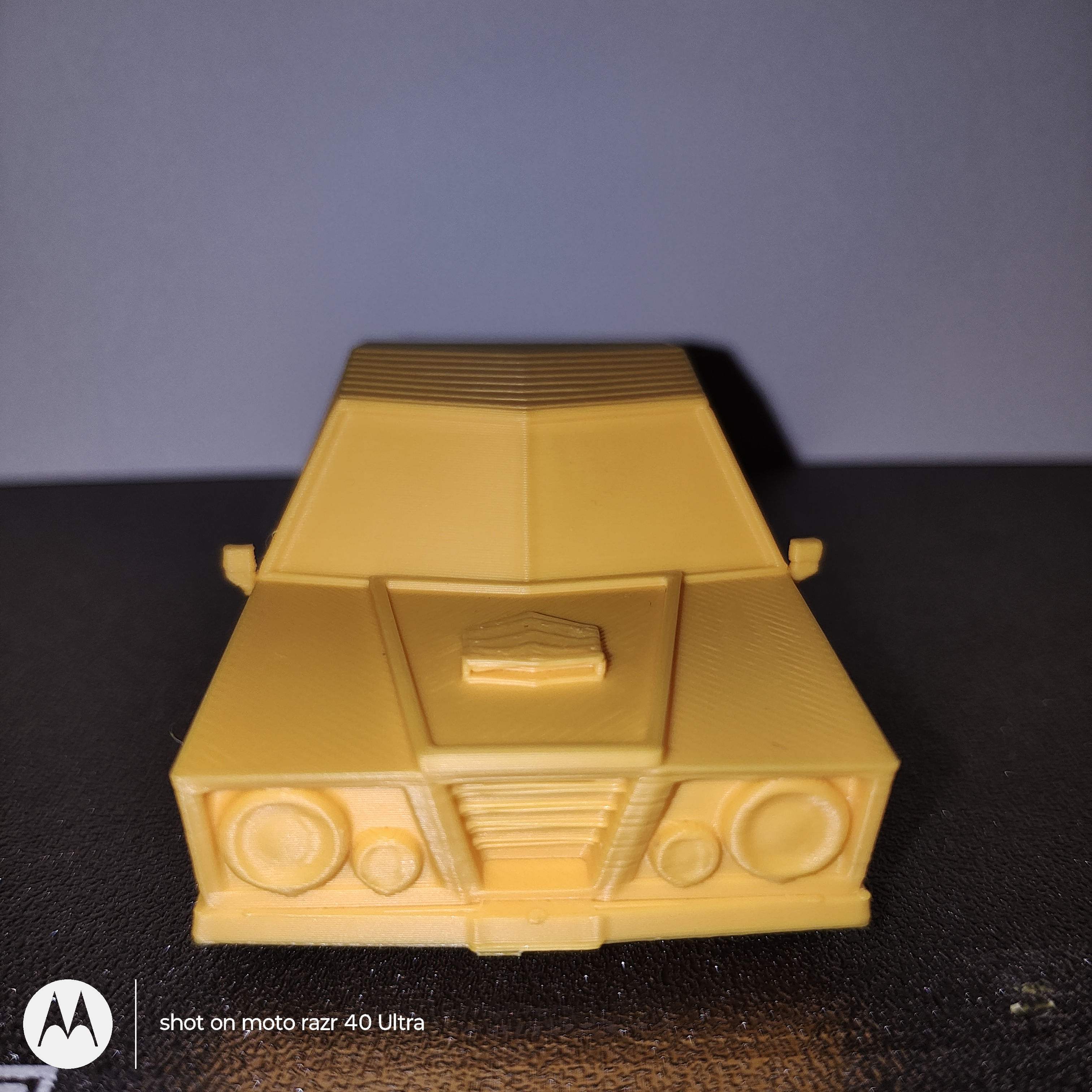 Miniatura 1 do modelo 3D 低多边形小汽车玩具模型