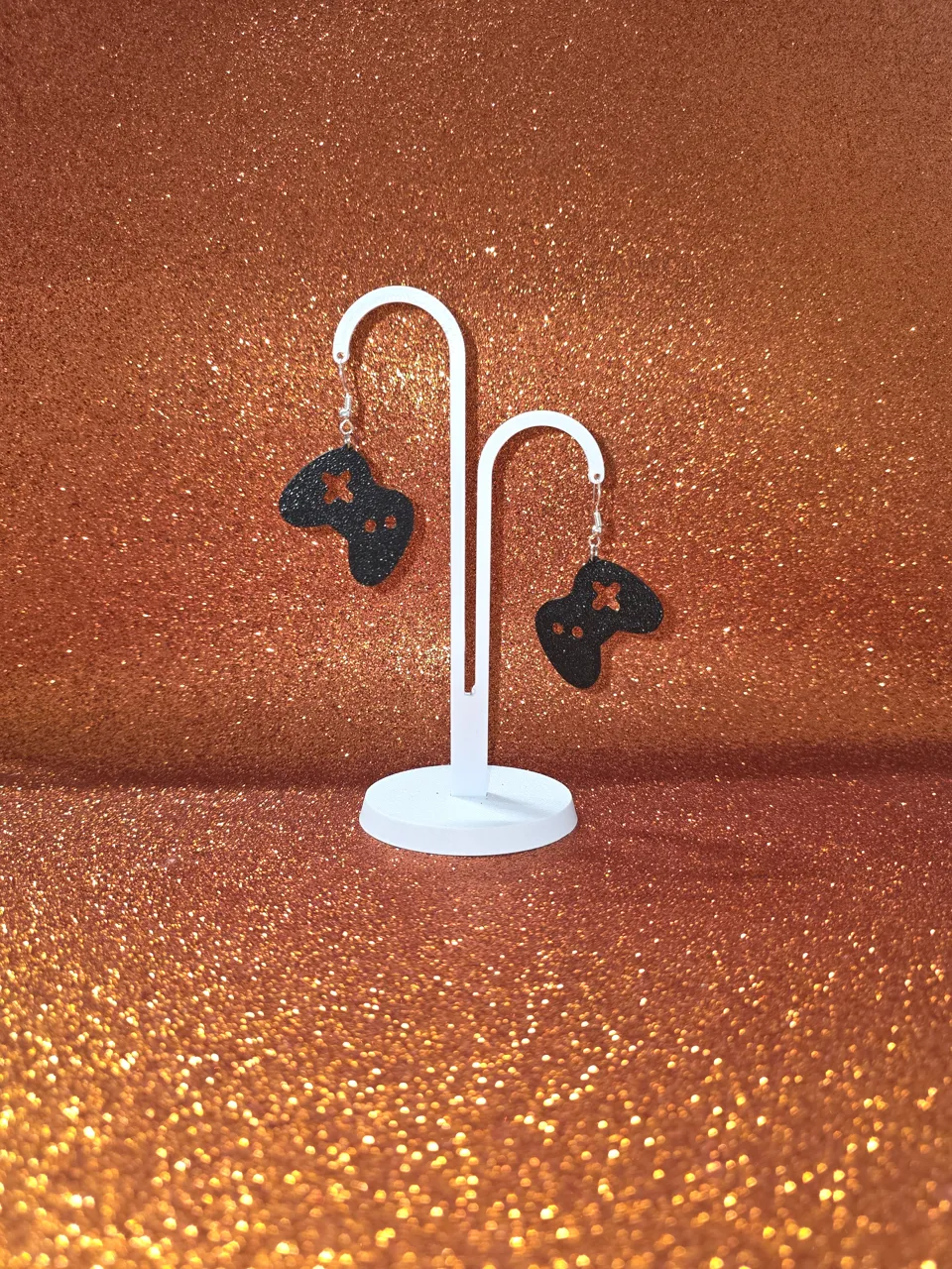 Level up earrings view 3