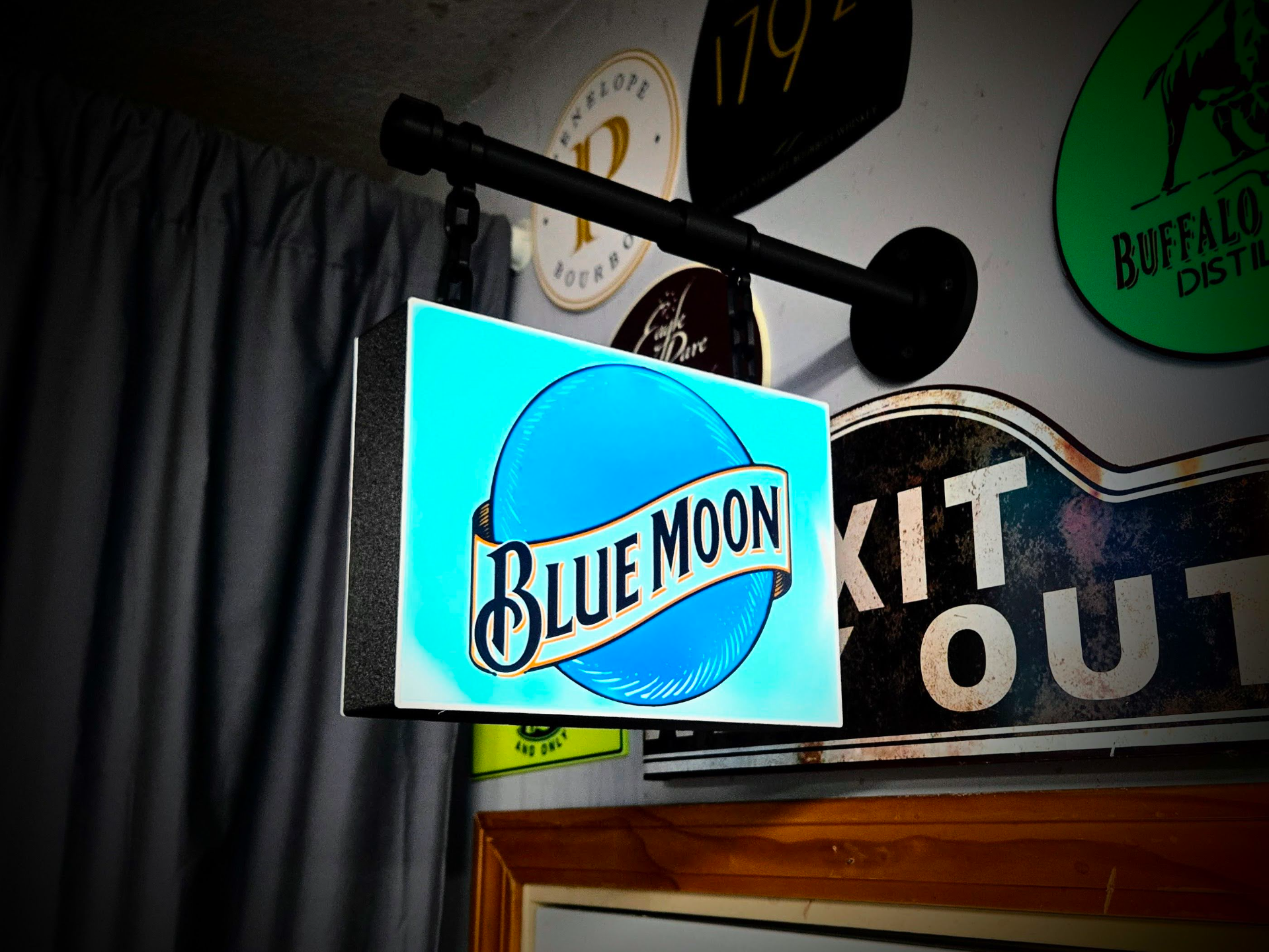 2-Sided Hanging BLUE MOON & Faux Pipe Mount