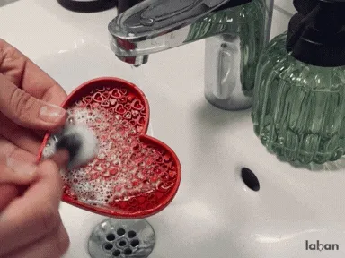 Makeup Brush Cleaner - Heart view 2