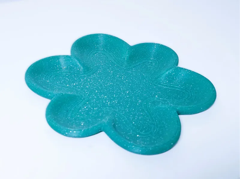 Flower tray / catchall