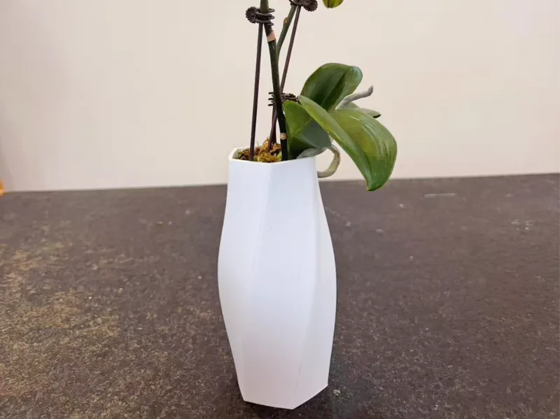 Modern Twisted Facet Vase — Support-Free FDM Print