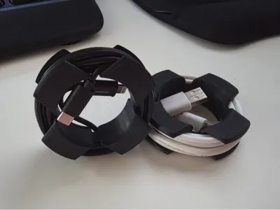 Compact Cable Holder