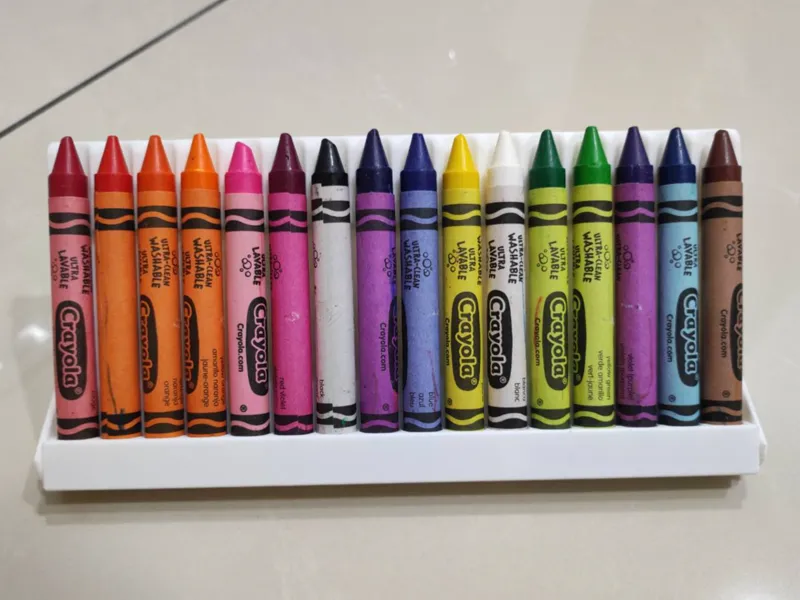 Crayola蠟筆收納盒-可直立 (兼容直徑12mm內長度10公分內的蠟筆)