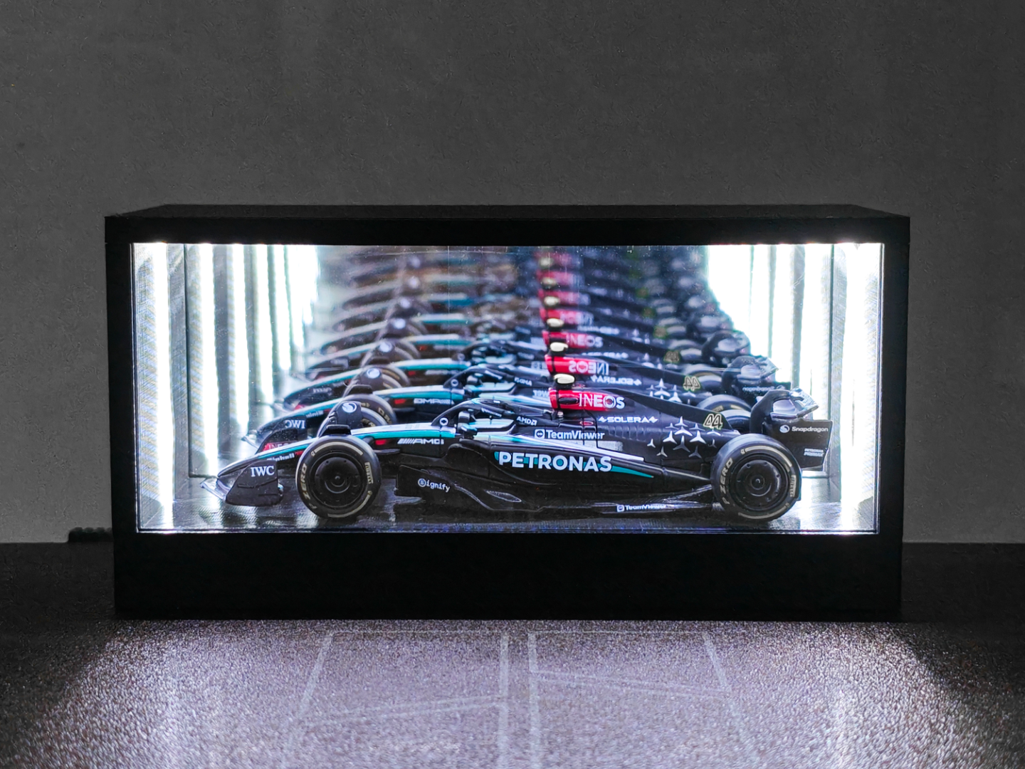 Miniatura 1 do modelo 3D F1比美高1:43深渊镜模型车盒