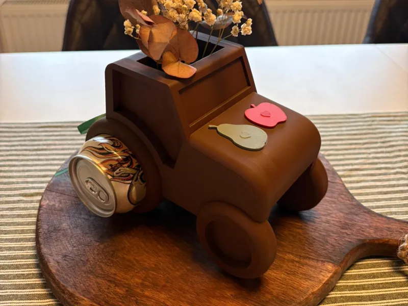 Trecker Geschenk mit Dosenhalter im Hinterreifen