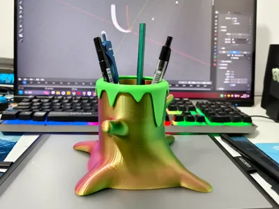 Quirky Tree Stump Pen Holder