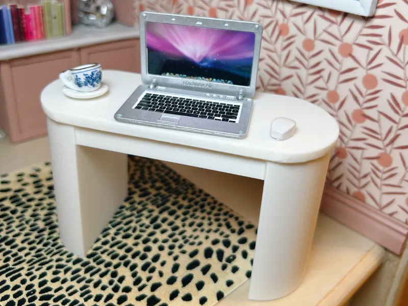 Oval Desk