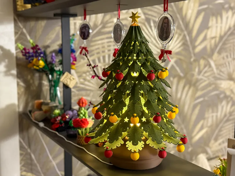 Lampada a forma di Albero di Natale da assemblare