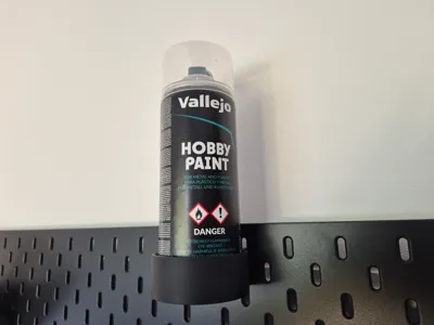 Vallejo hobby paint spray Skadis rack