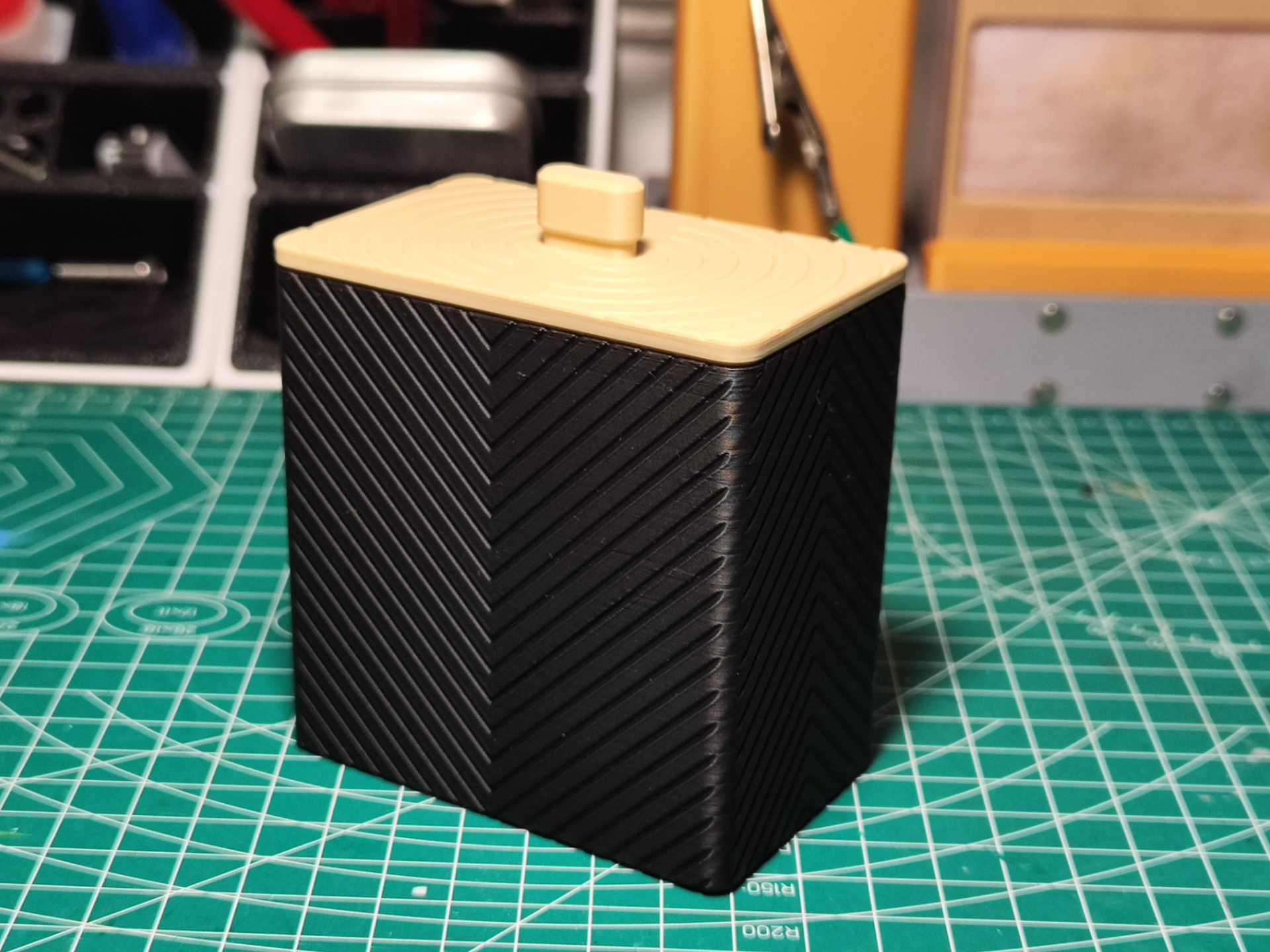 Miniatura 1 do modelo 3D 密封卫生棉签盒