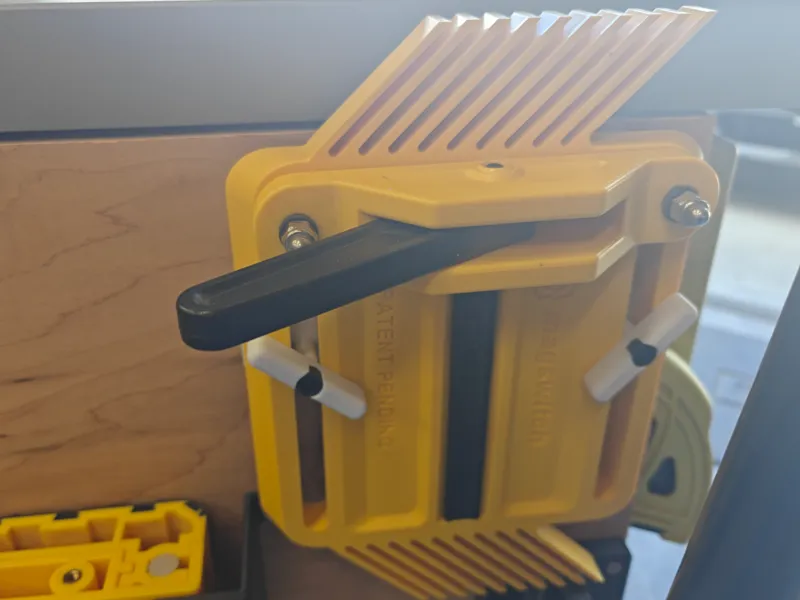 Magswitch SavR Featherboard Mount