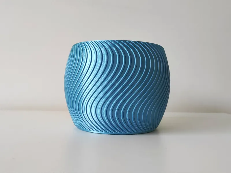 Decorative Wavy Plant Pot